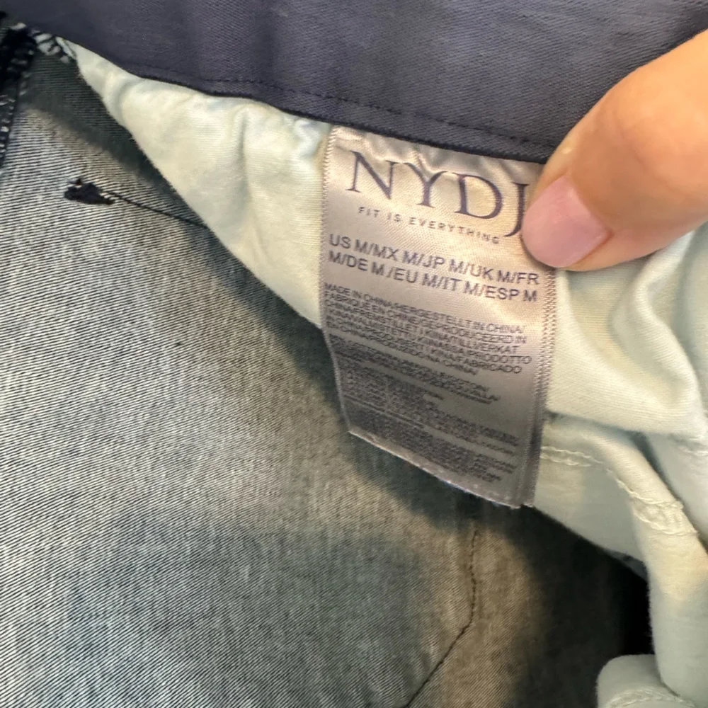 NYDJ stretchy Waist Match size M jeans - Picture 6 of 6